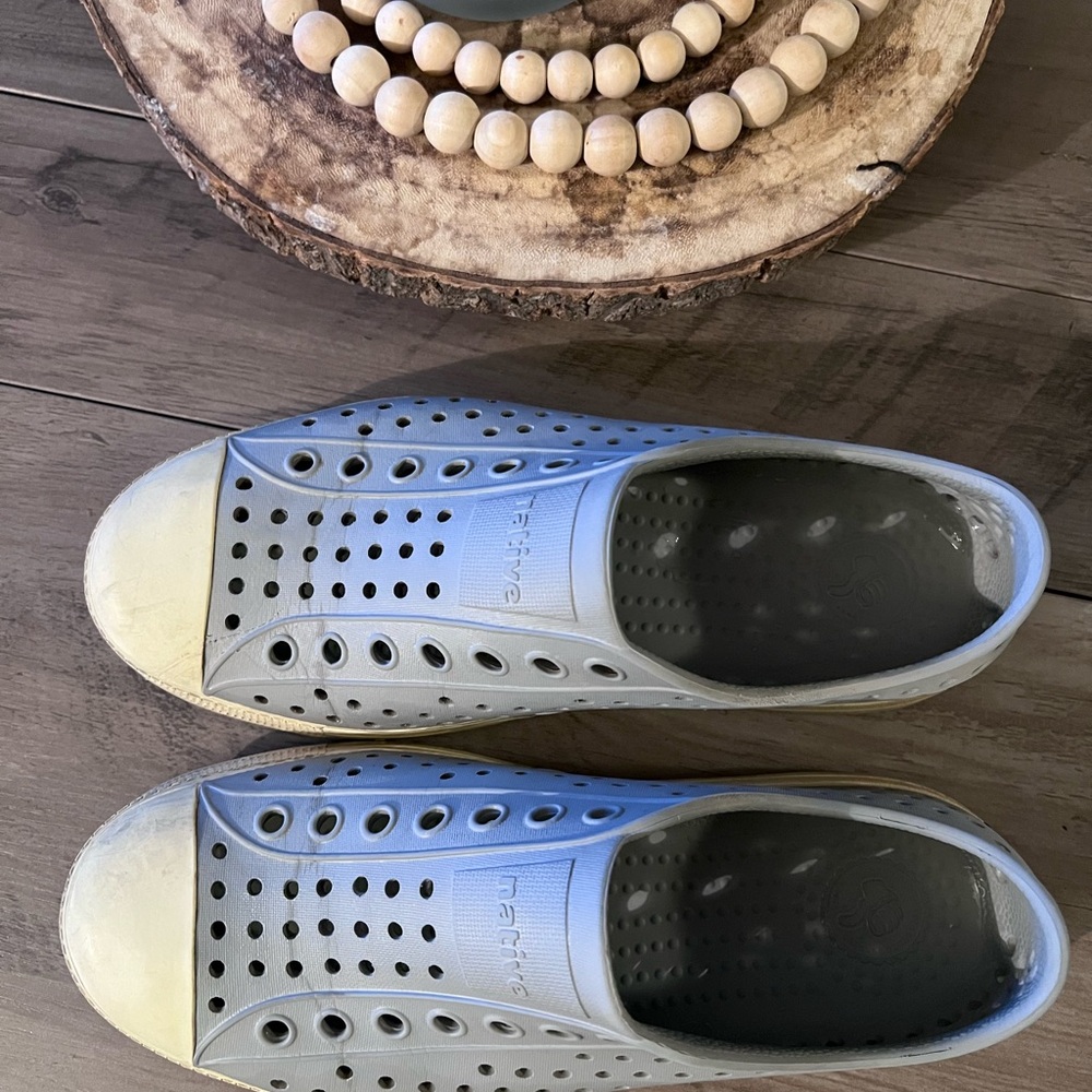 Native adult Men size 6 women size 8Gray and Cream Slip-On Sneakers